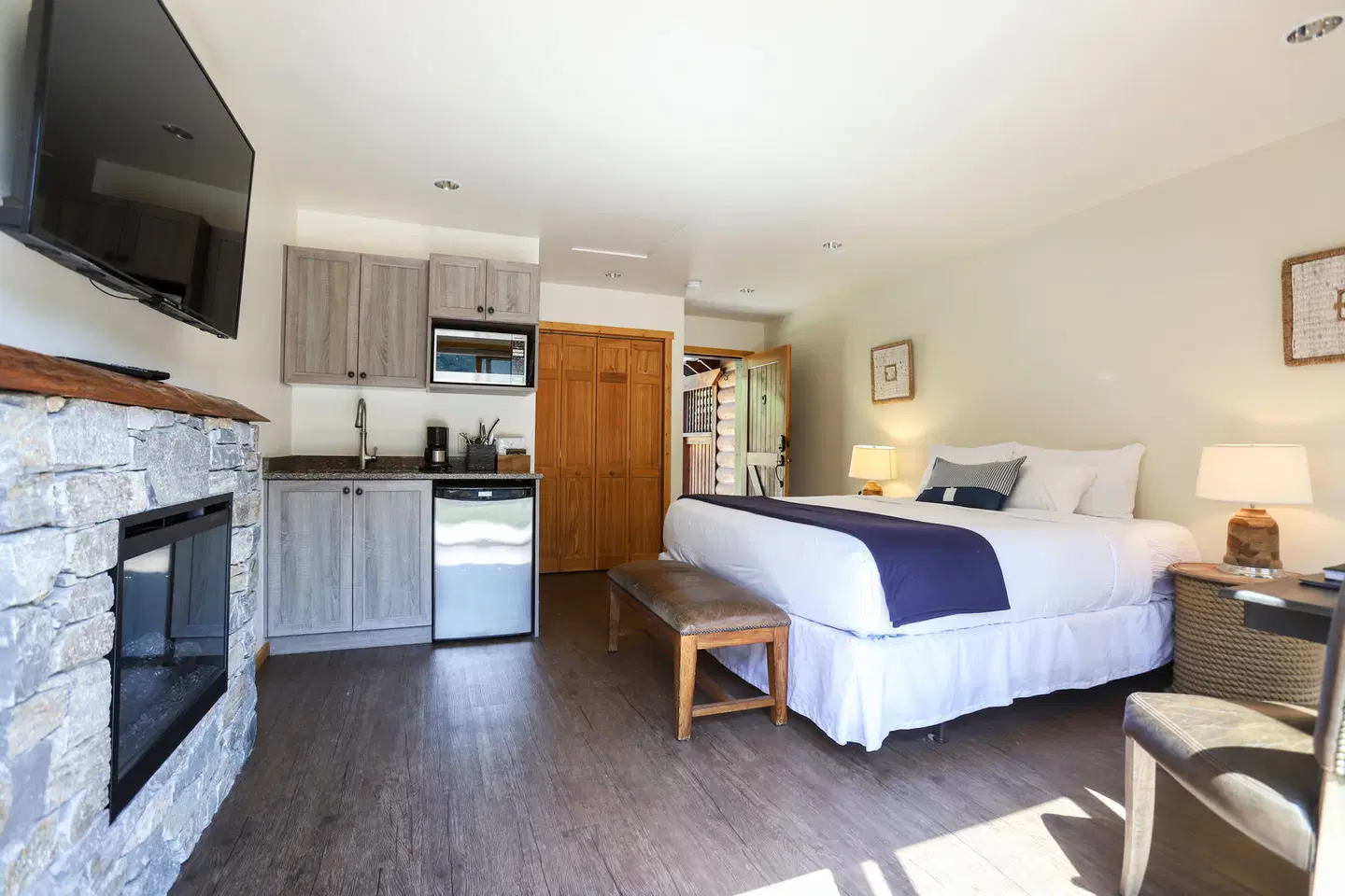 Wild Renfrew Seaside Cottages ROOM_EXAMPLE