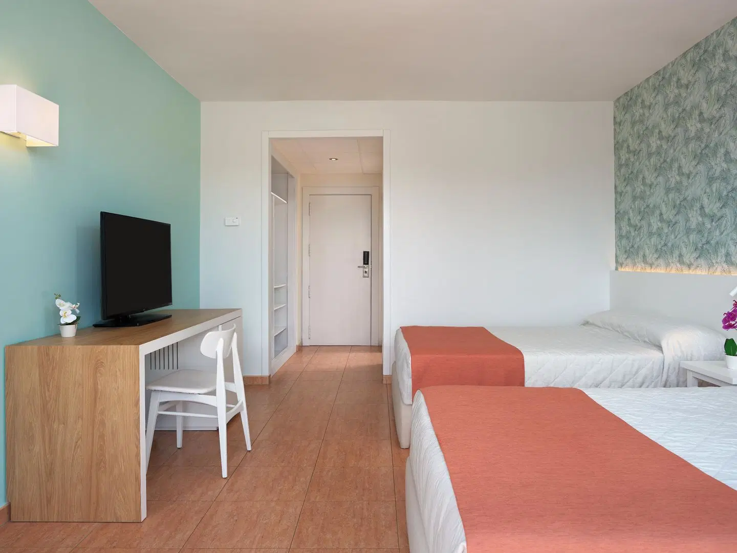 Ponient Pirámide Salou by PortAventura World ROOM_EXAMPLE