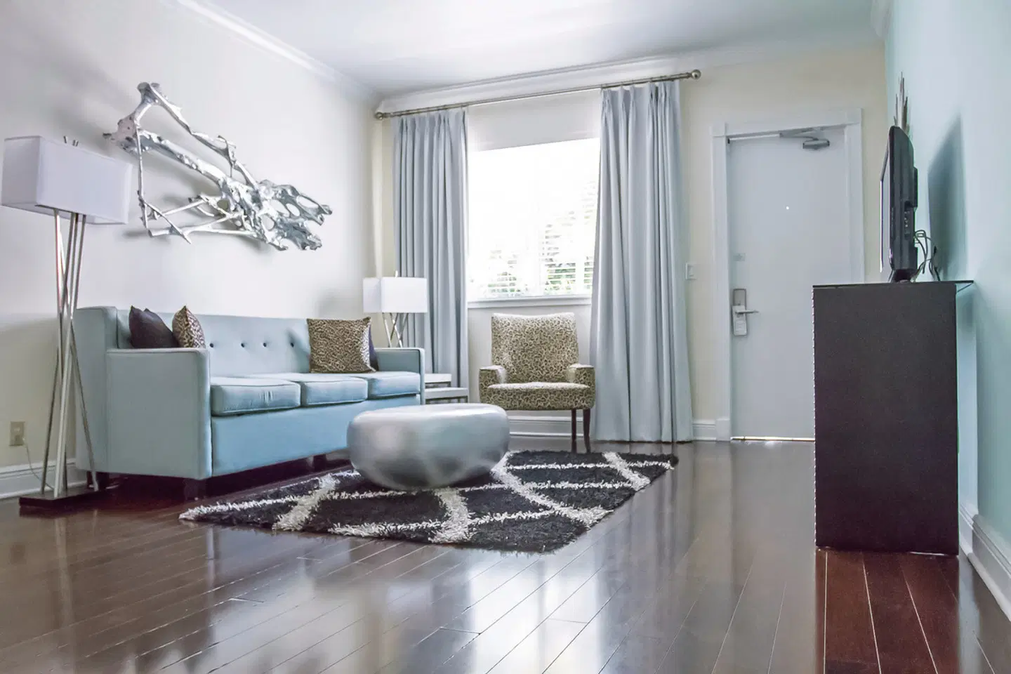 Dorchester Suites ROOM_EXAMPLE