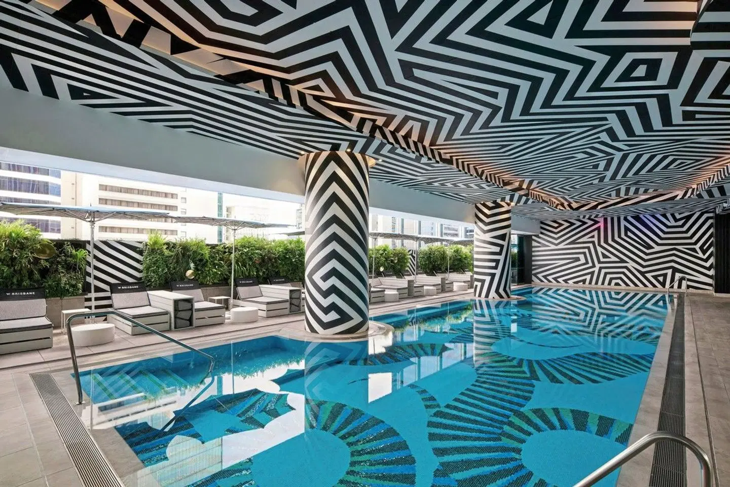 W Brisbane Hallenbad