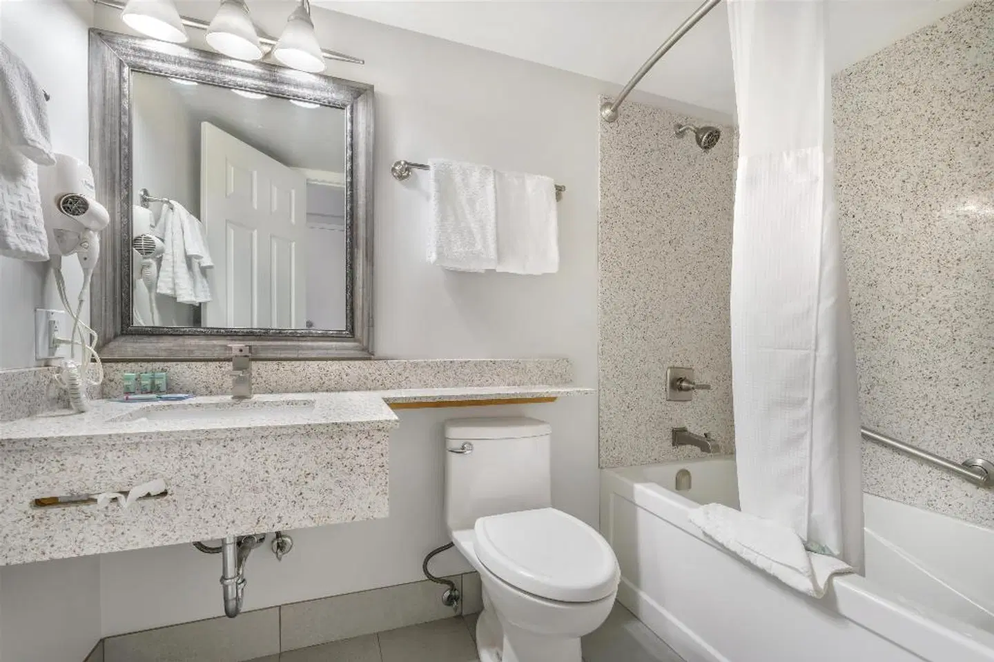 Travelodge Prince George Badezimmer