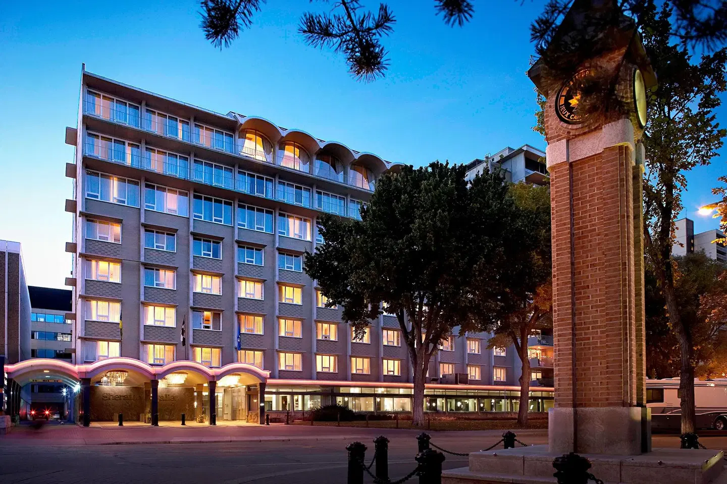 Sheraton Cavalier Saskatoon Hotel EXTERIOR