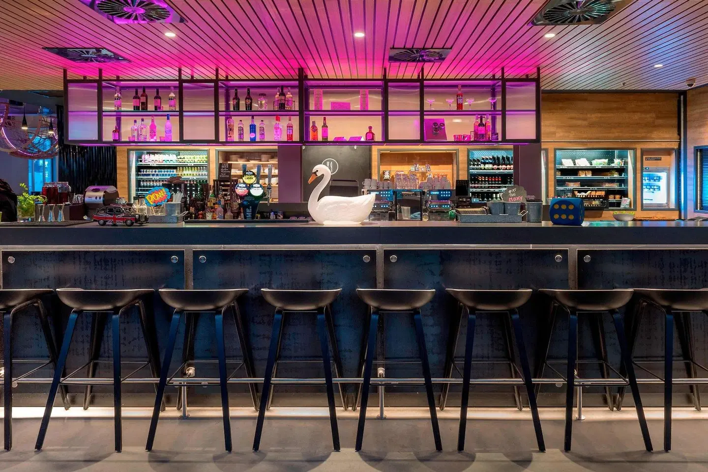 Moxy London Stratford BAR