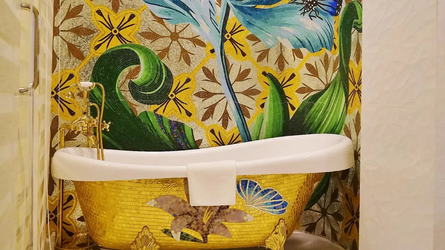 Tuong Vi Hotel Saigon BATHROOM