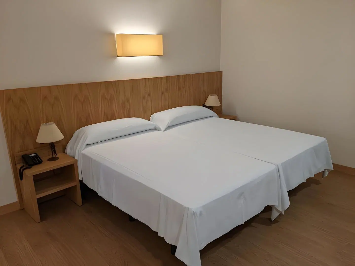 Hotel Arias Aeropuerto ROOM_EXAMPLE