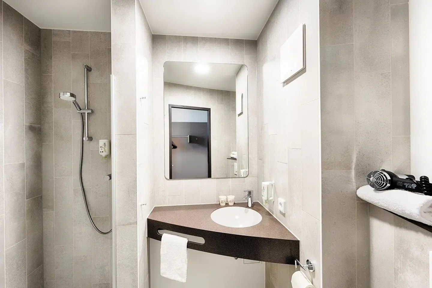 B&B Hotel Nürnberg-West Badezimmer