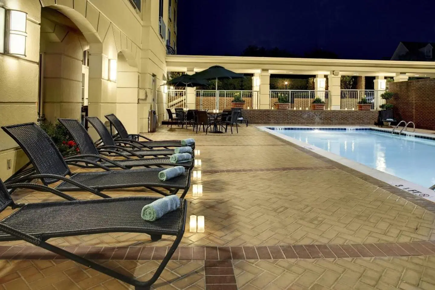Courtyard by Marriott Charleston Historic District TERRACE