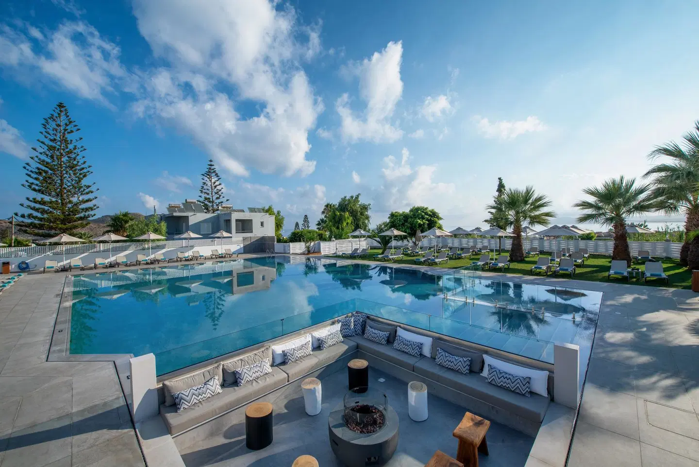 Dore Hotel OUTDOOR_POOL