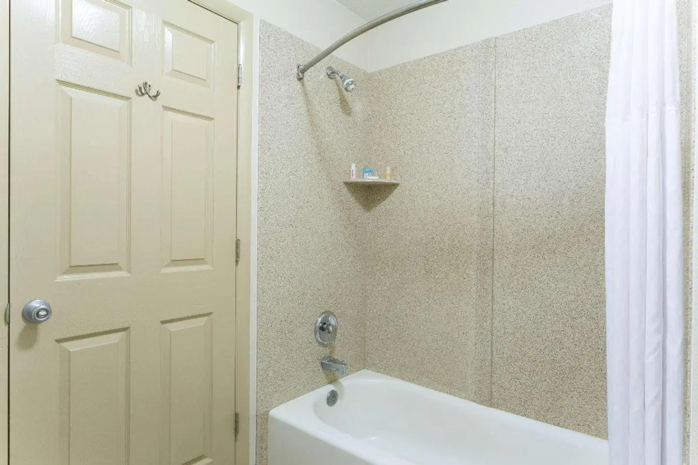 Days Inn by Wyndham Beaver BATHROOM