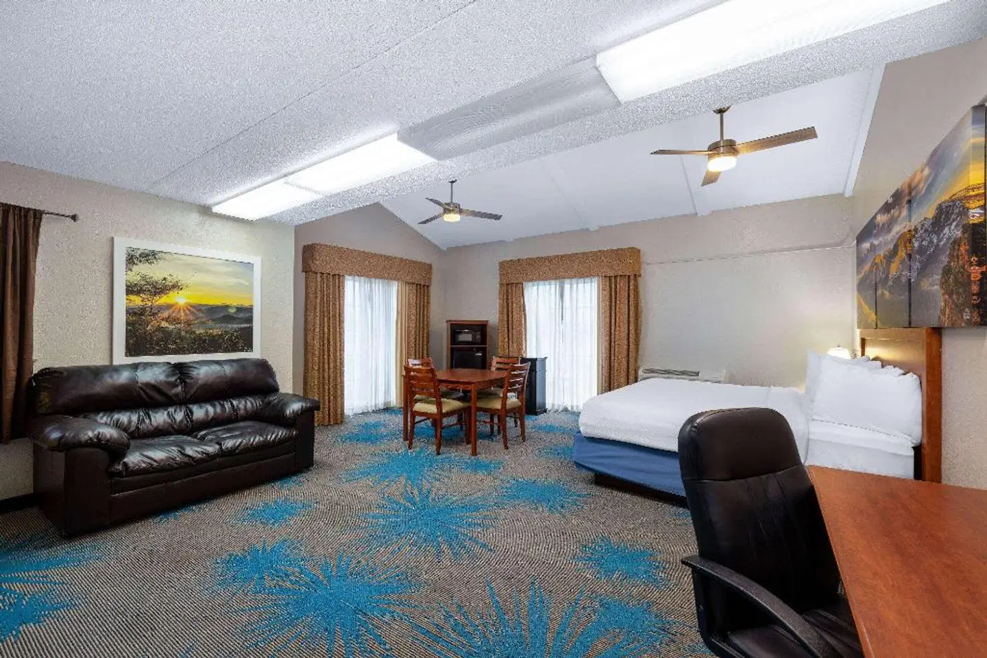 Days Inn by Wyndham Casper ROOM_EXAMPLE