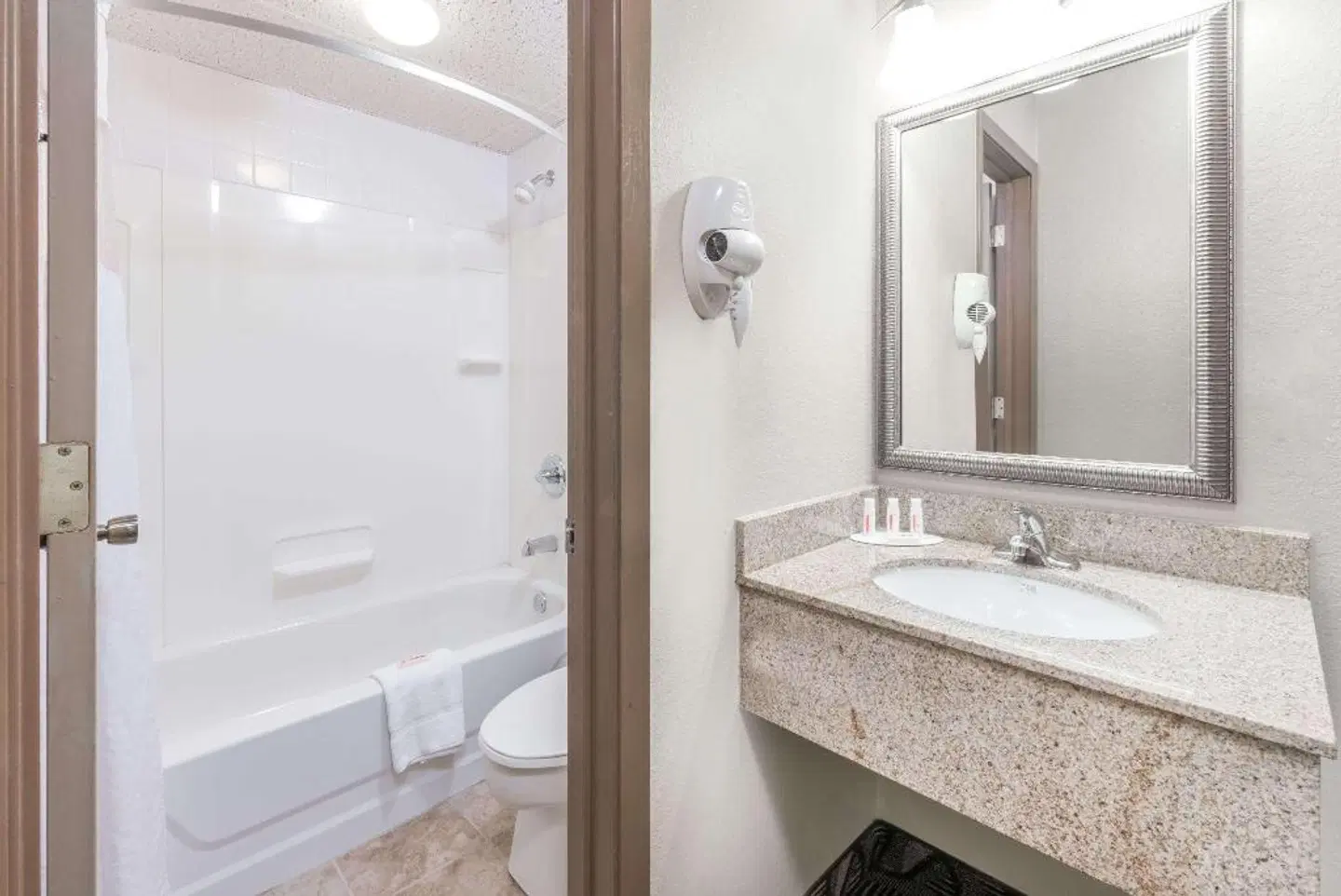 Days Inn by Wyndham Bismarck Badezimmer