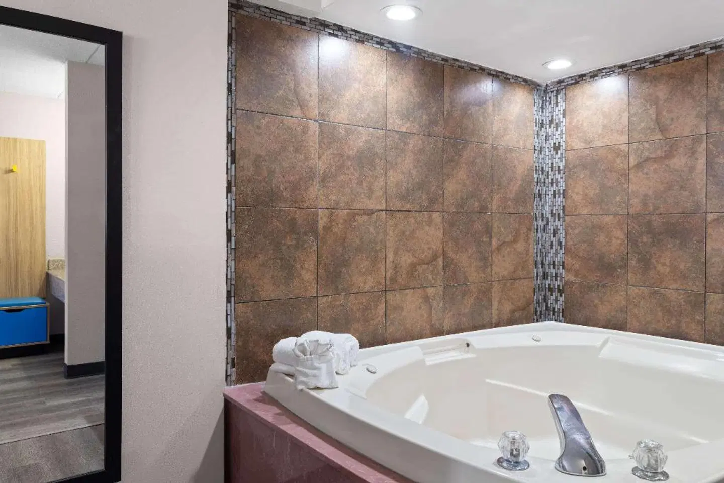 Days Inn by Wyndham Conway BATHROOM