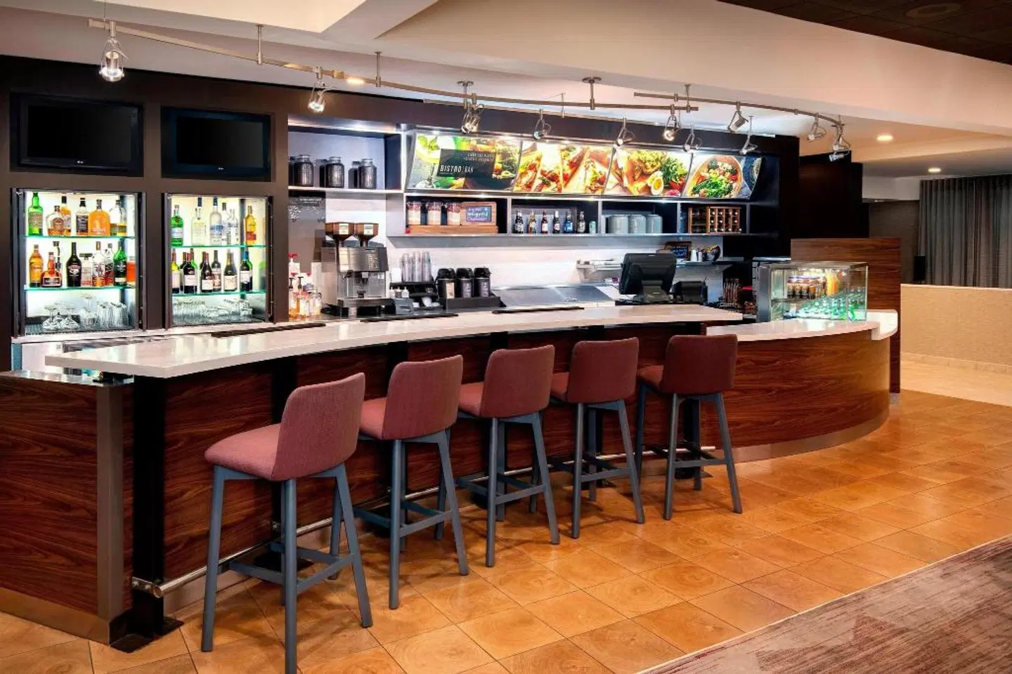 Courtyard by Marriott Savannah Midtown BAR