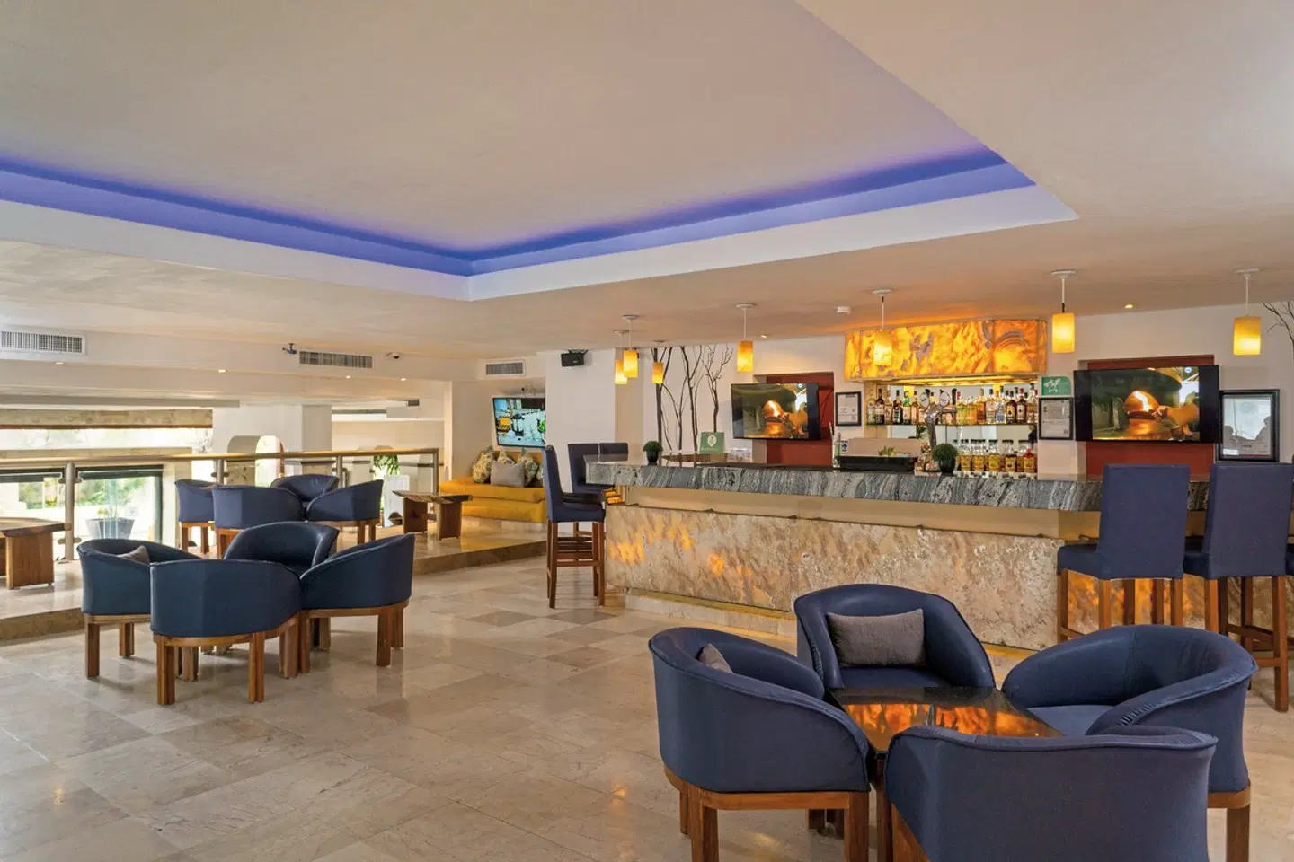 Flamingo Cancun Resort Bar