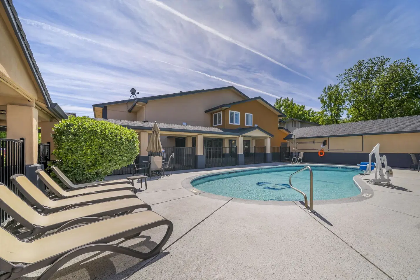 Best Western Antelope Inn & Suites OUTDOOR_POOL