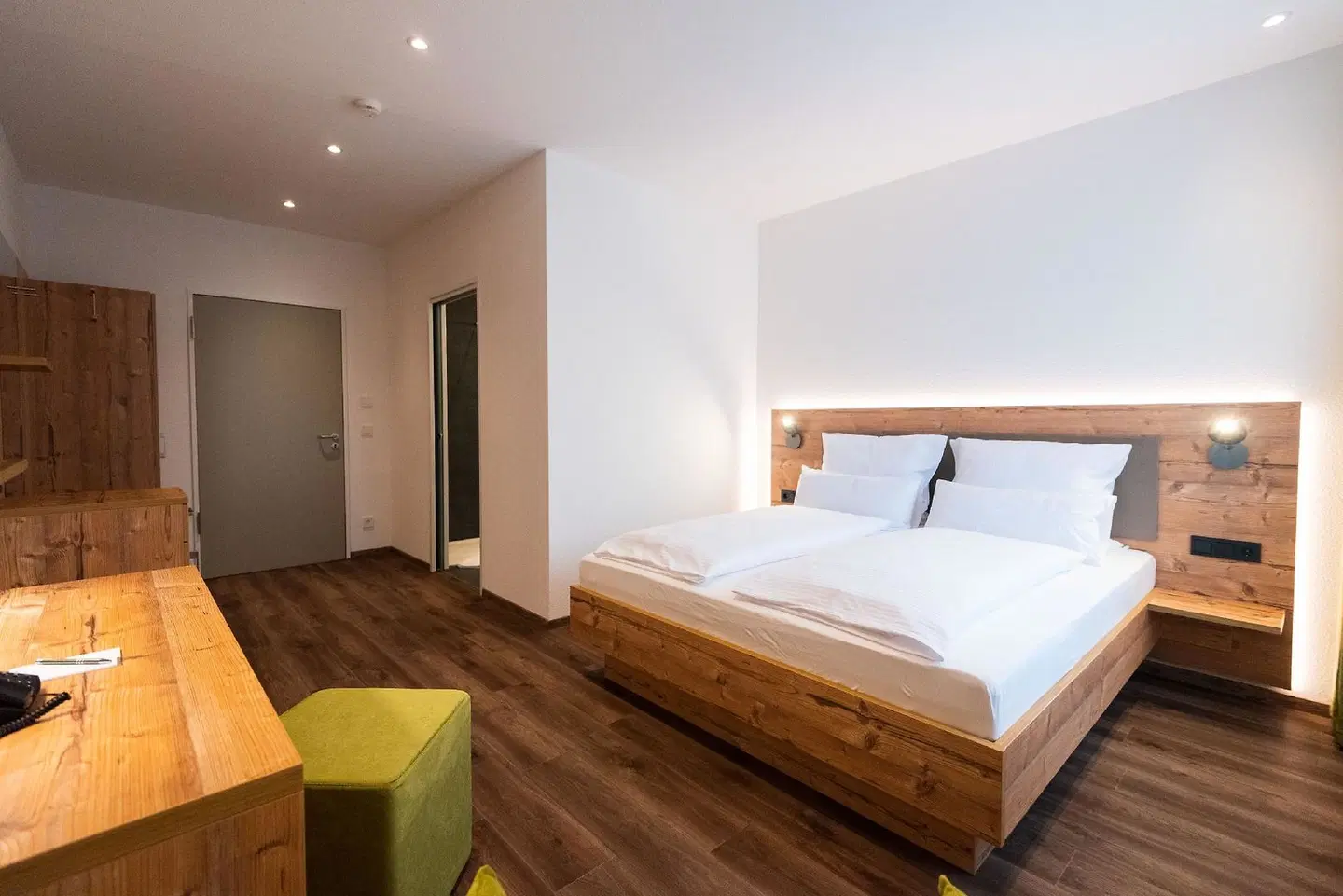 Hotel Zeppelin ROOM_EXAMPLE