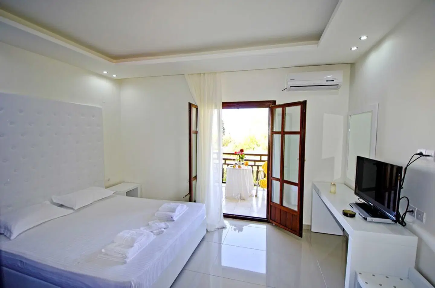 Macedon ROOM_EXAMPLE