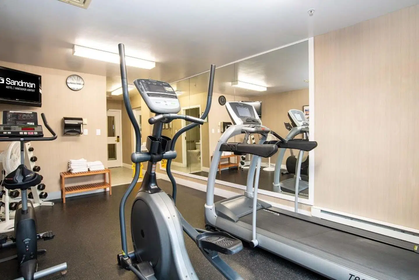Sandman Hotel Vancouver Airport SPORTS_AND_LEISURE