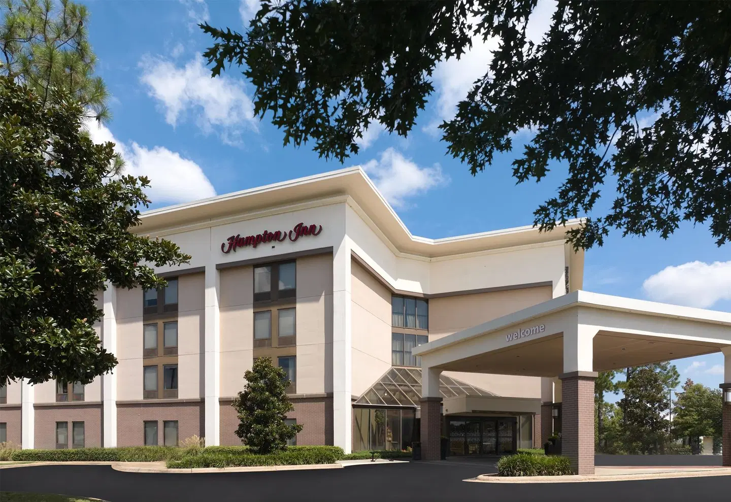 Hampton Inn Meridian EXTERIOR