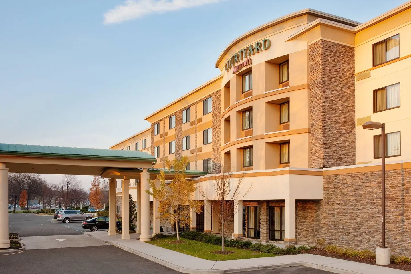 Courtyard by Marriott Paramus EXTERIOR