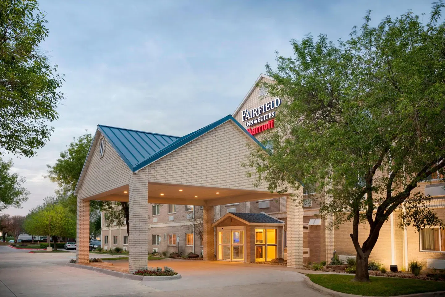 Fairfield Inn & Suites by Marriott Dallas Plano EXTERIOR