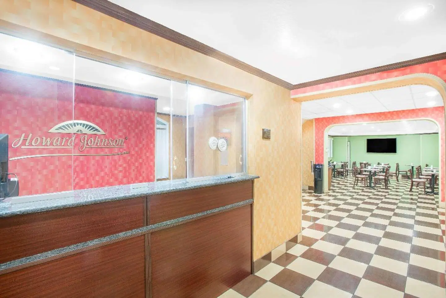 Howard Johnson by Wyndham North Bergen MODEL_IMPRESSION