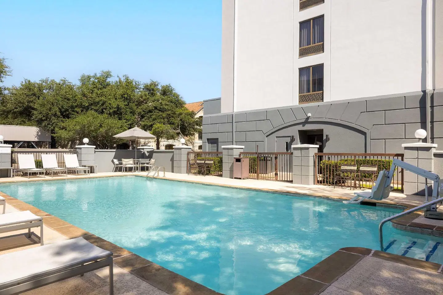 Hyatt Place Dallas-North/by the Galleria OUTDOOR_POOL