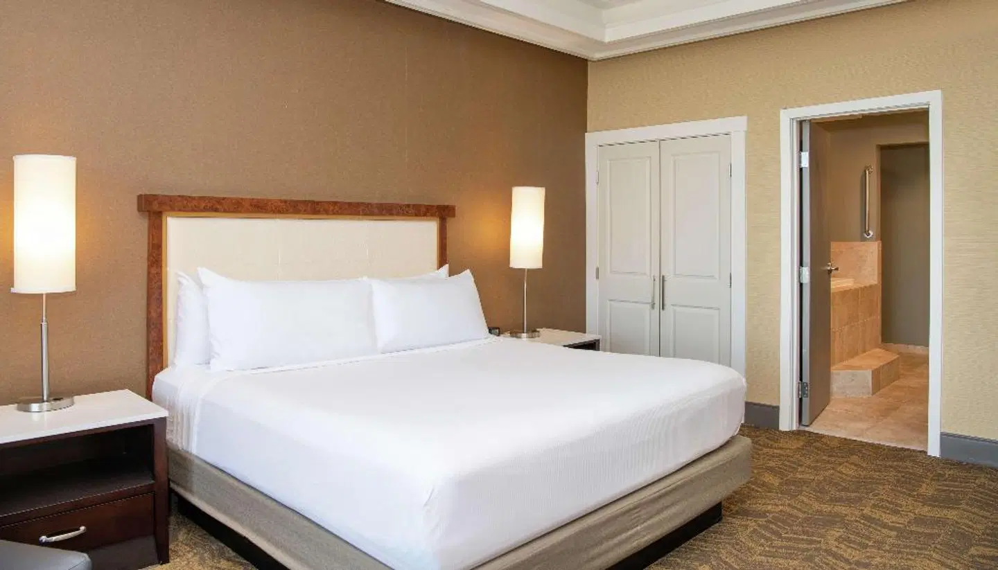 DoubleTree by Hilton Hotel Portland ROOM_EXAMPLE