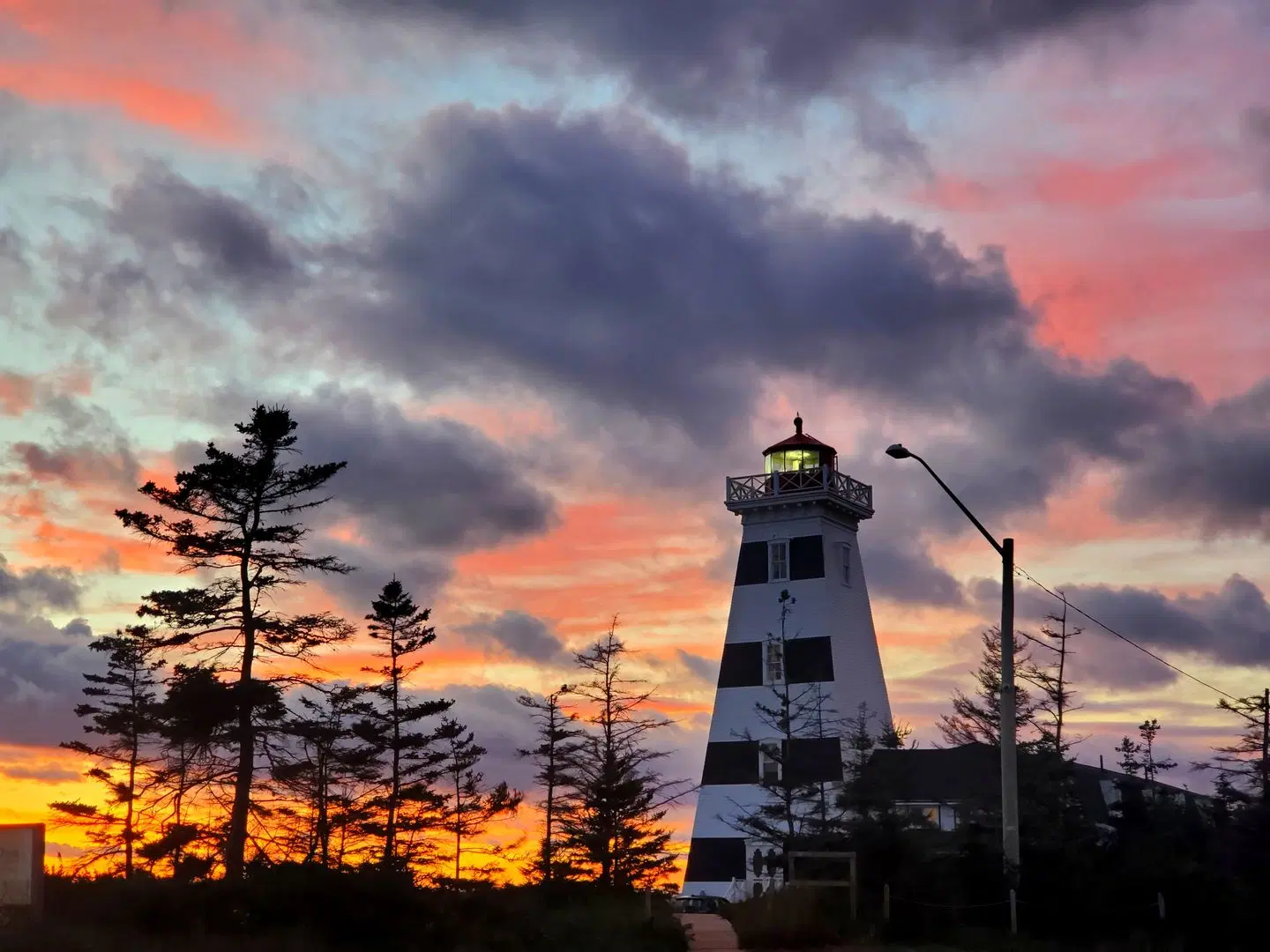 West Point Lighthouse Inn EXTERIOR