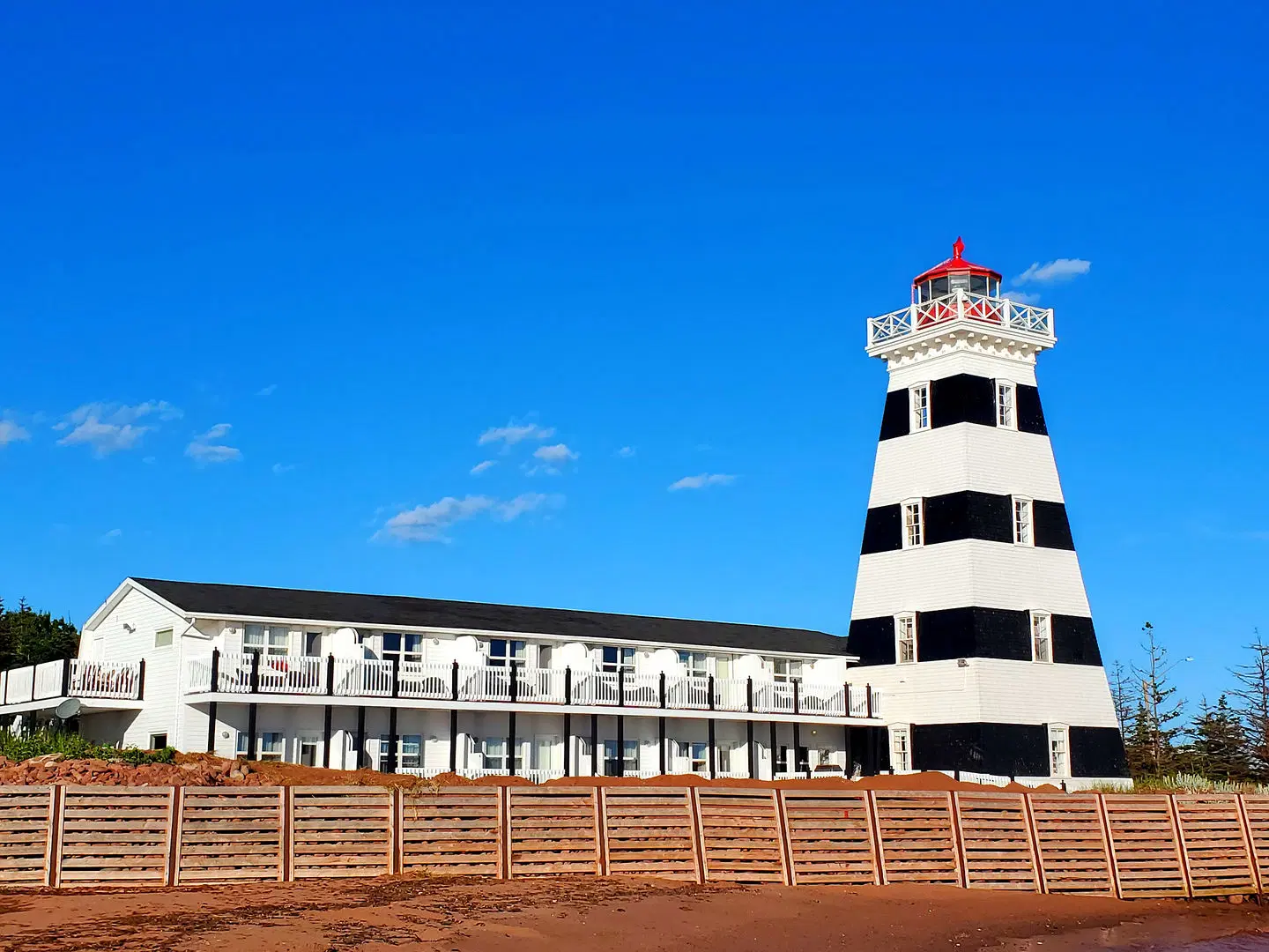 West Point Lighthouse Inn EXTERIOR