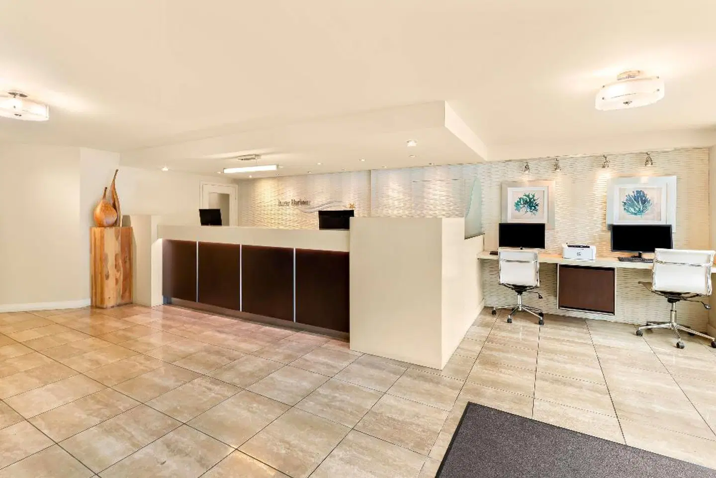 Best Western Plus Inner Harbour Hotel LOUNGE_LOBBY