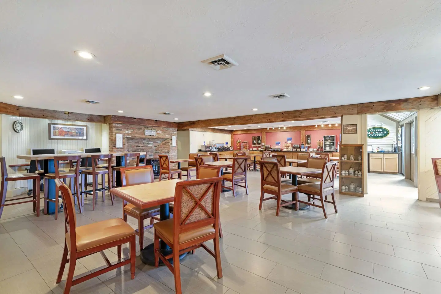 Best Western Inn & Suites Rutland-Killington Bar