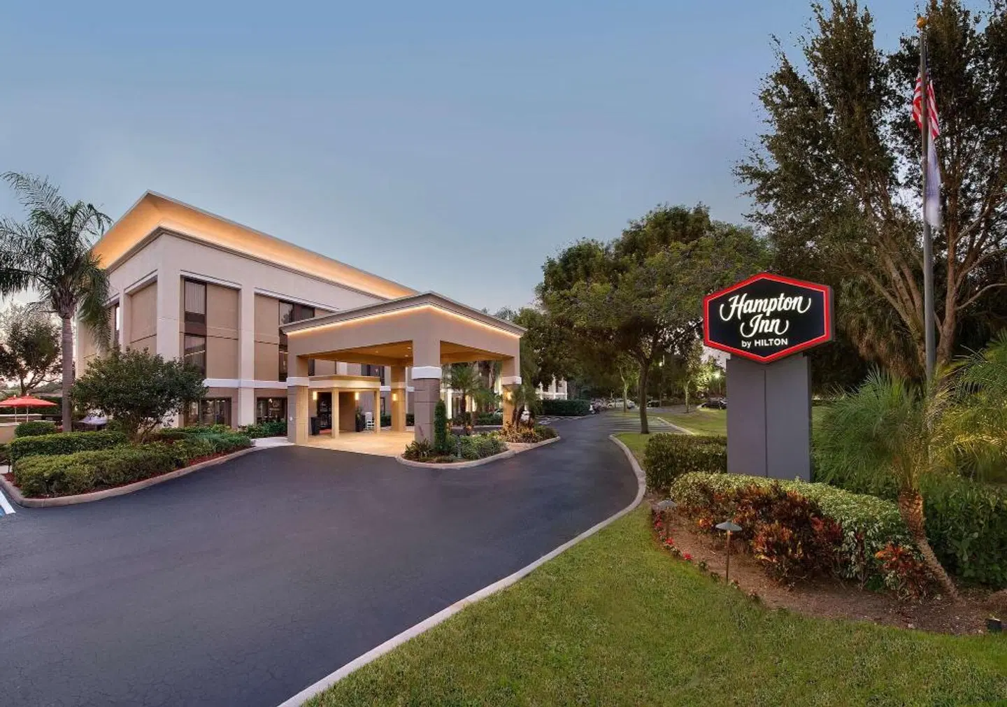 Hampton Inn Naples-I-75 EXTERIOR