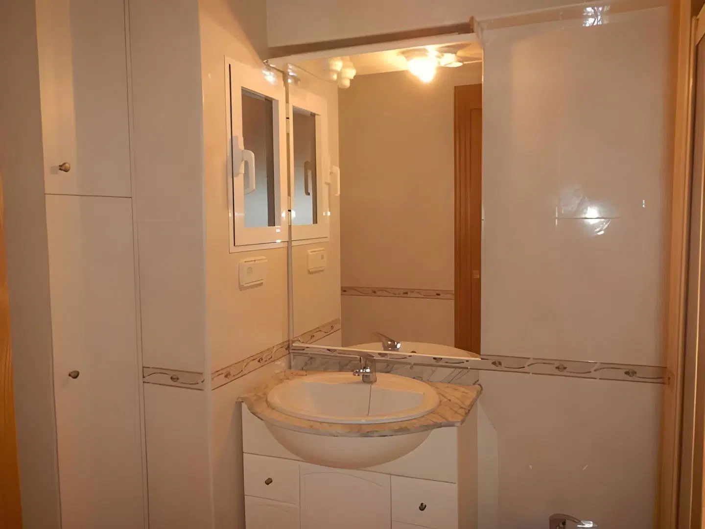 Apartamentos Carabelas BATHROOM