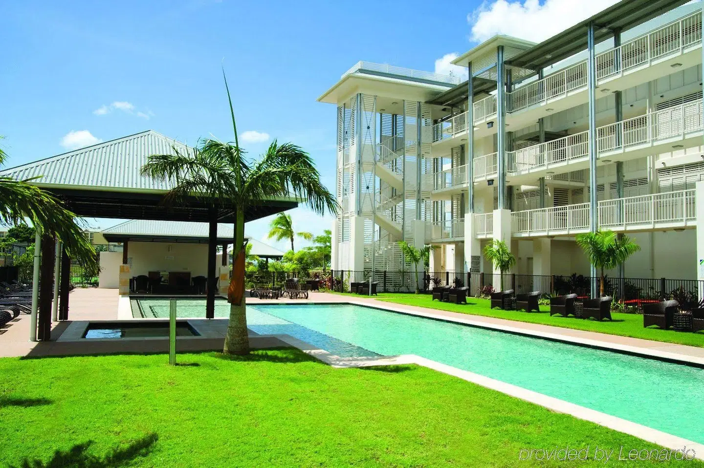 The Boathouse Apartments OUTDOOR_POOL