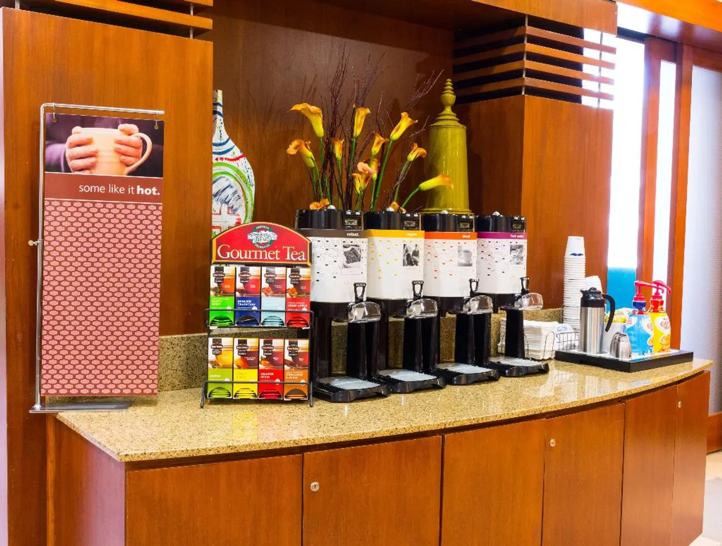 Hampton Inn & Suites Riverside/Corona East Bar