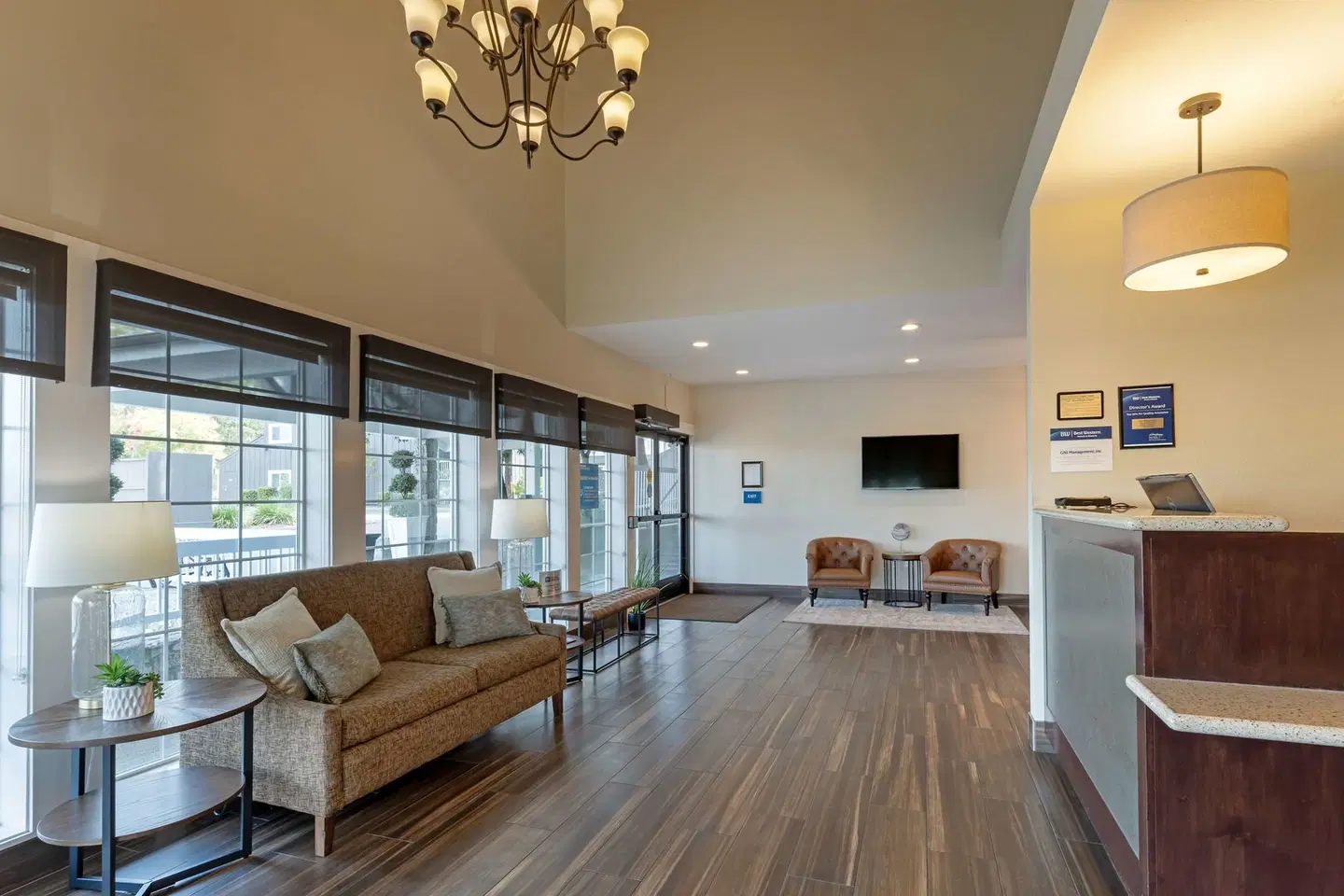 Best Western PLUS Inn at the Vines LOUNGE_LOBBY