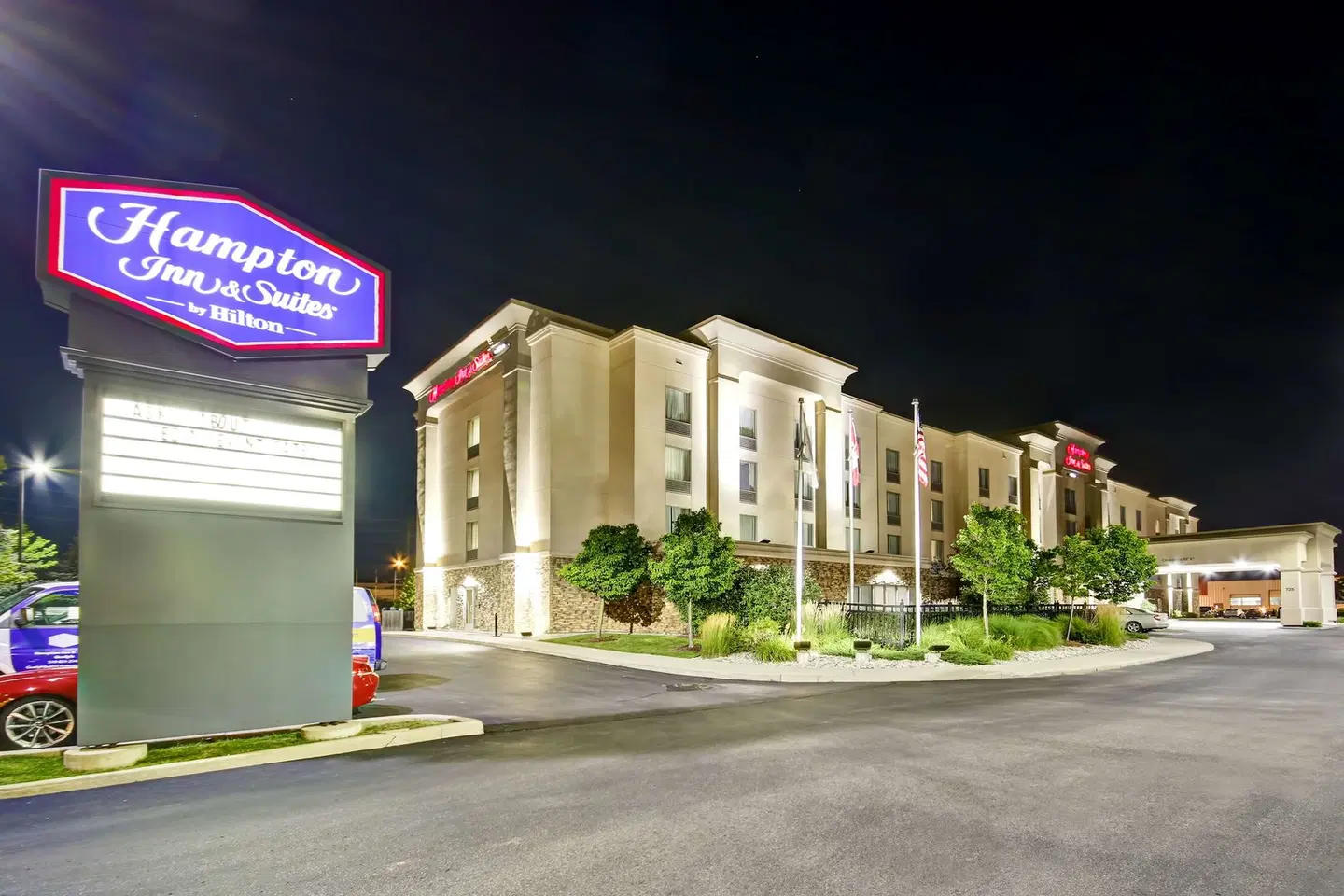 Hampton Inn & Suites by Hilton Guelph EXTERIOR
