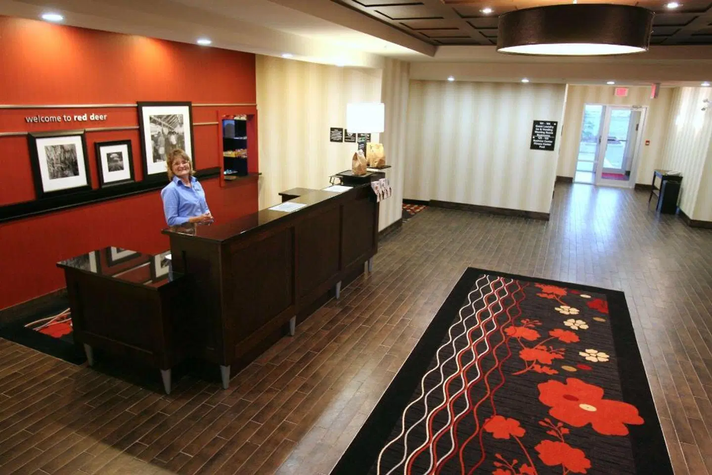 Hampton Inn & Suites by Hilton Red Deer Bar