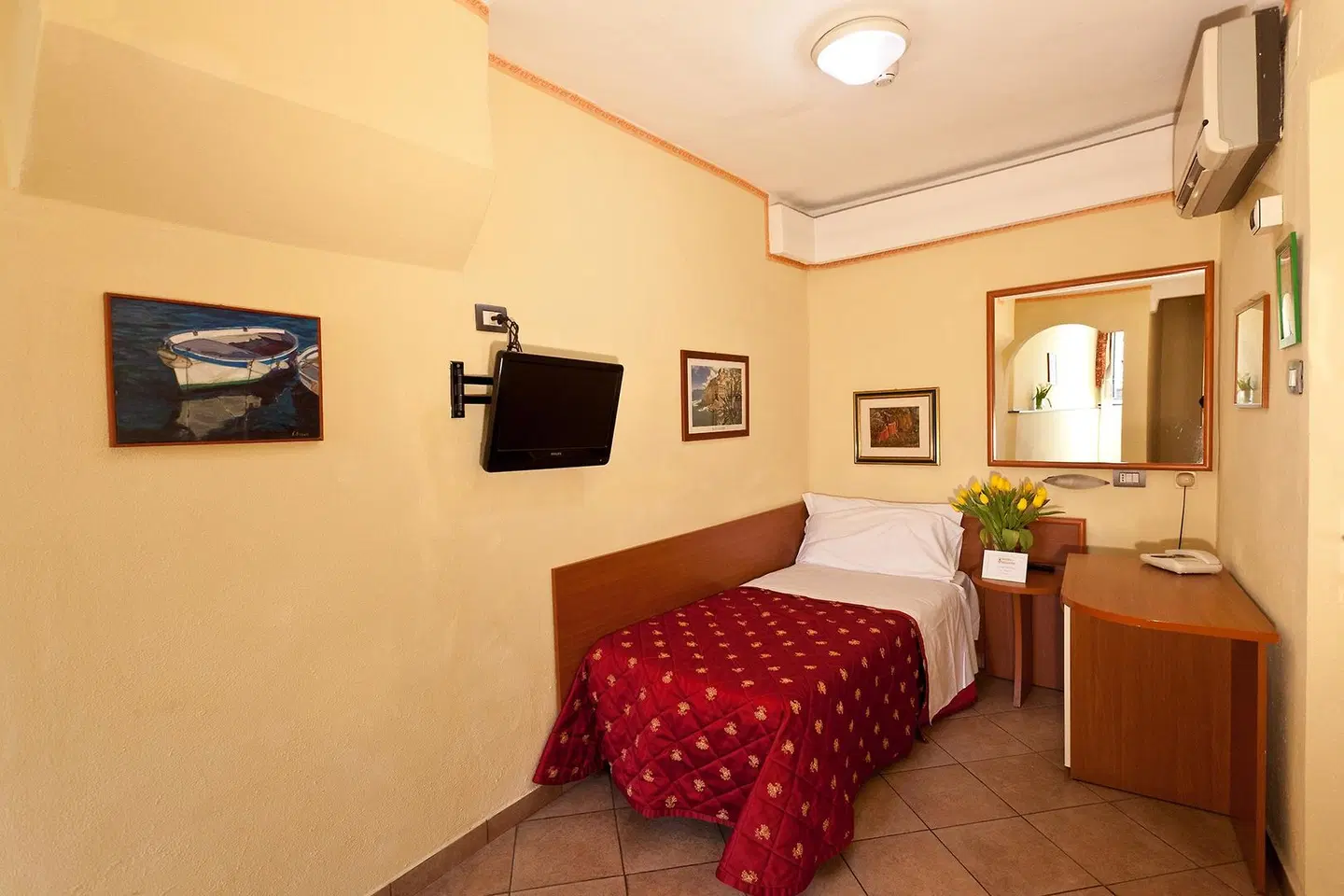 Hotel Helvetia ROOM_EXAMPLE