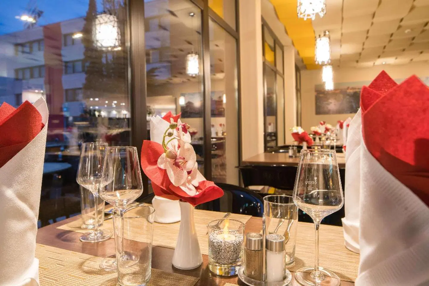 SLEEEP Hotel Vösendorf PEOPLE