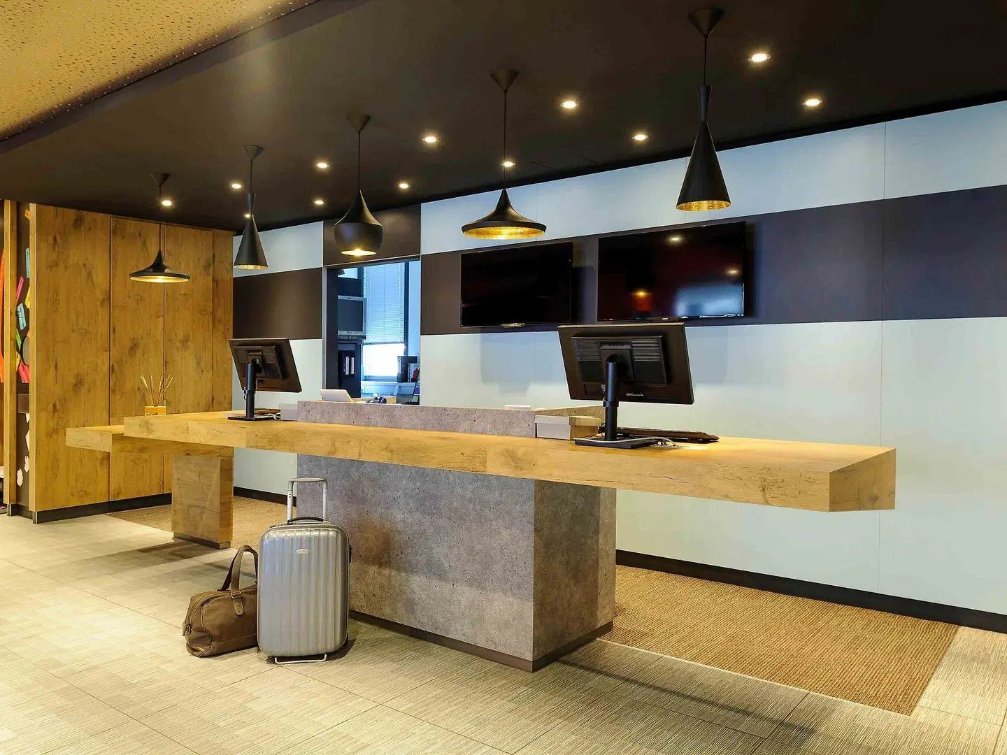 ibis Innsbruck LOUNGE_LOBBY