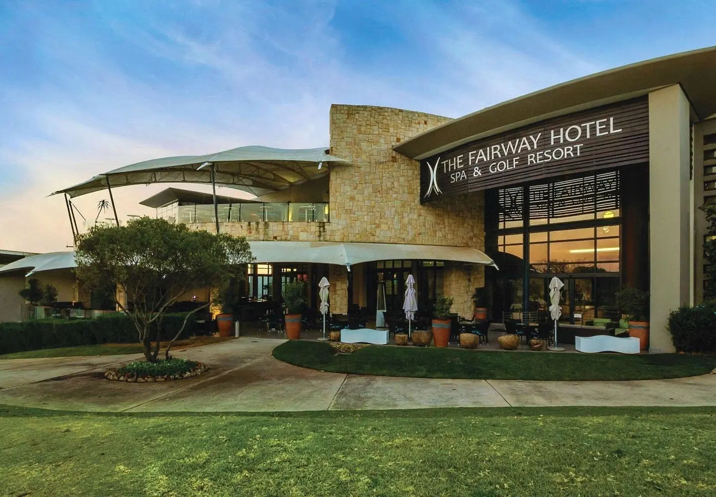 The Fairway Hotel & Spa EXTERIOR