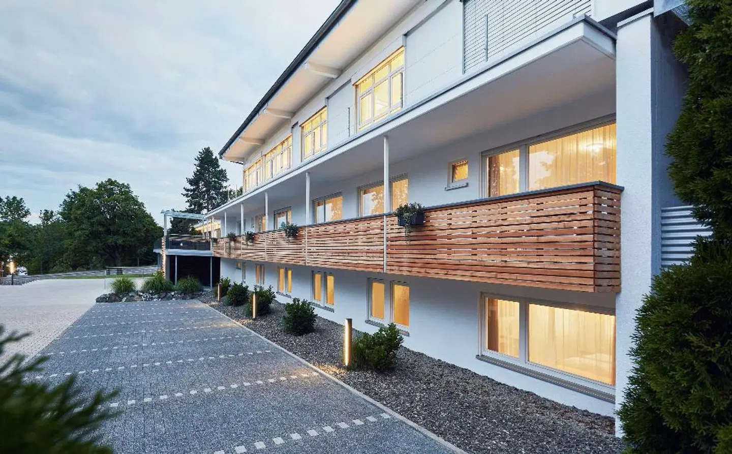 Best Western Plus Atrium Hotel EXTERIOR