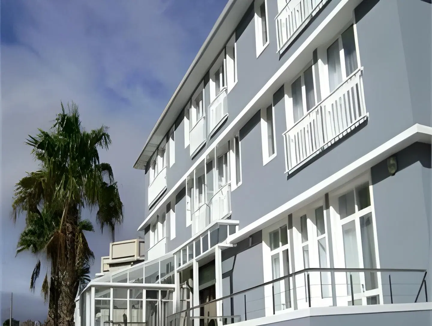 The Calders Hotel & Conference Centre EXTERIOR