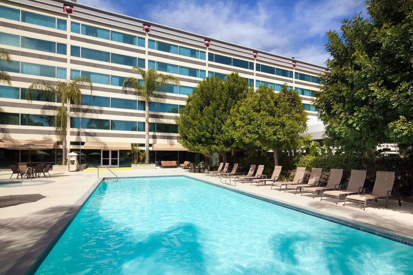 Sheraton Ontario Airport Hotel OUTDOOR_POOL