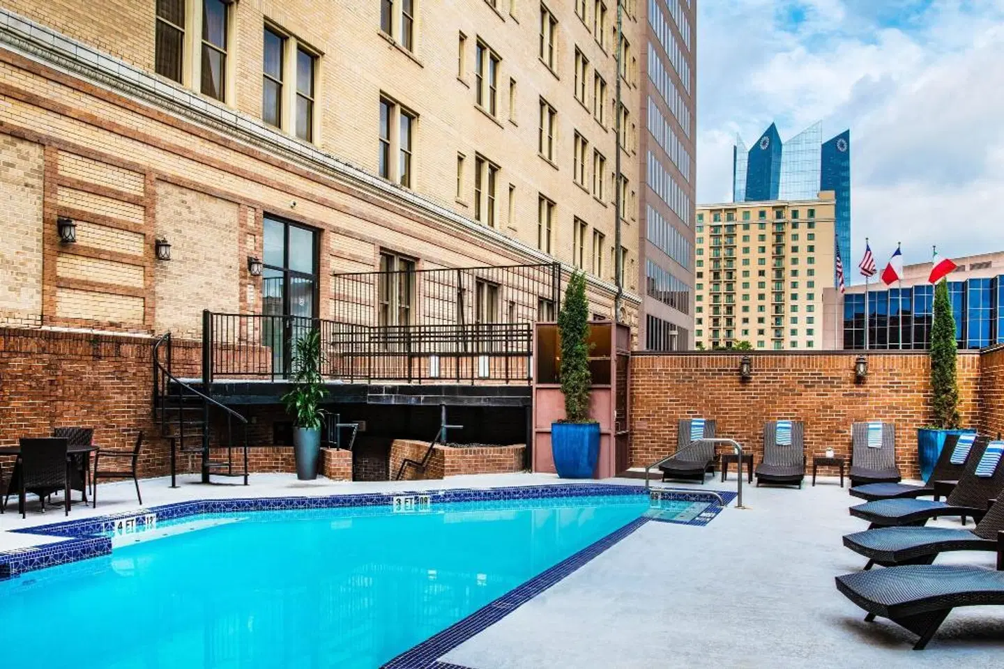 The Gunter Hotel San Antonio Riverwalk OUTDOOR_POOL