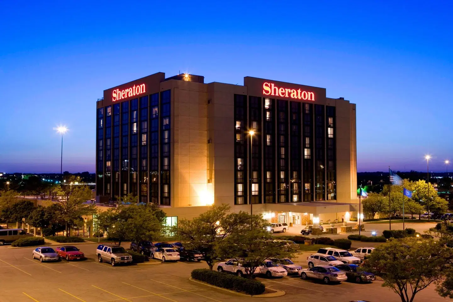 Sheraton West Des Moines EXTERIOR