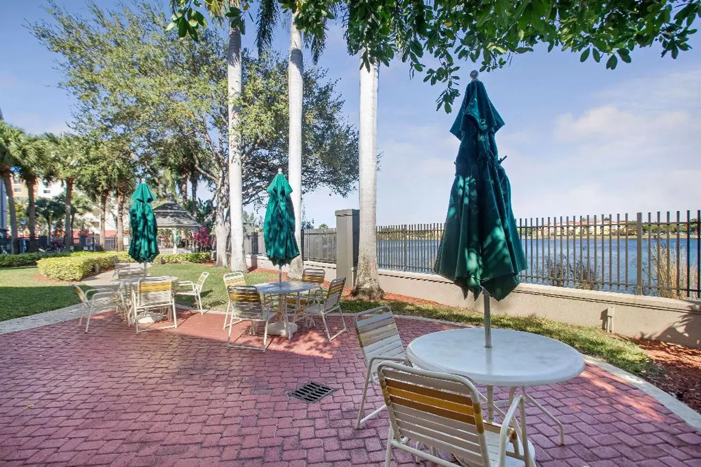 La Quinta Inn & Suites by Wyndham Ft. Lauderdale Airport Terrasse