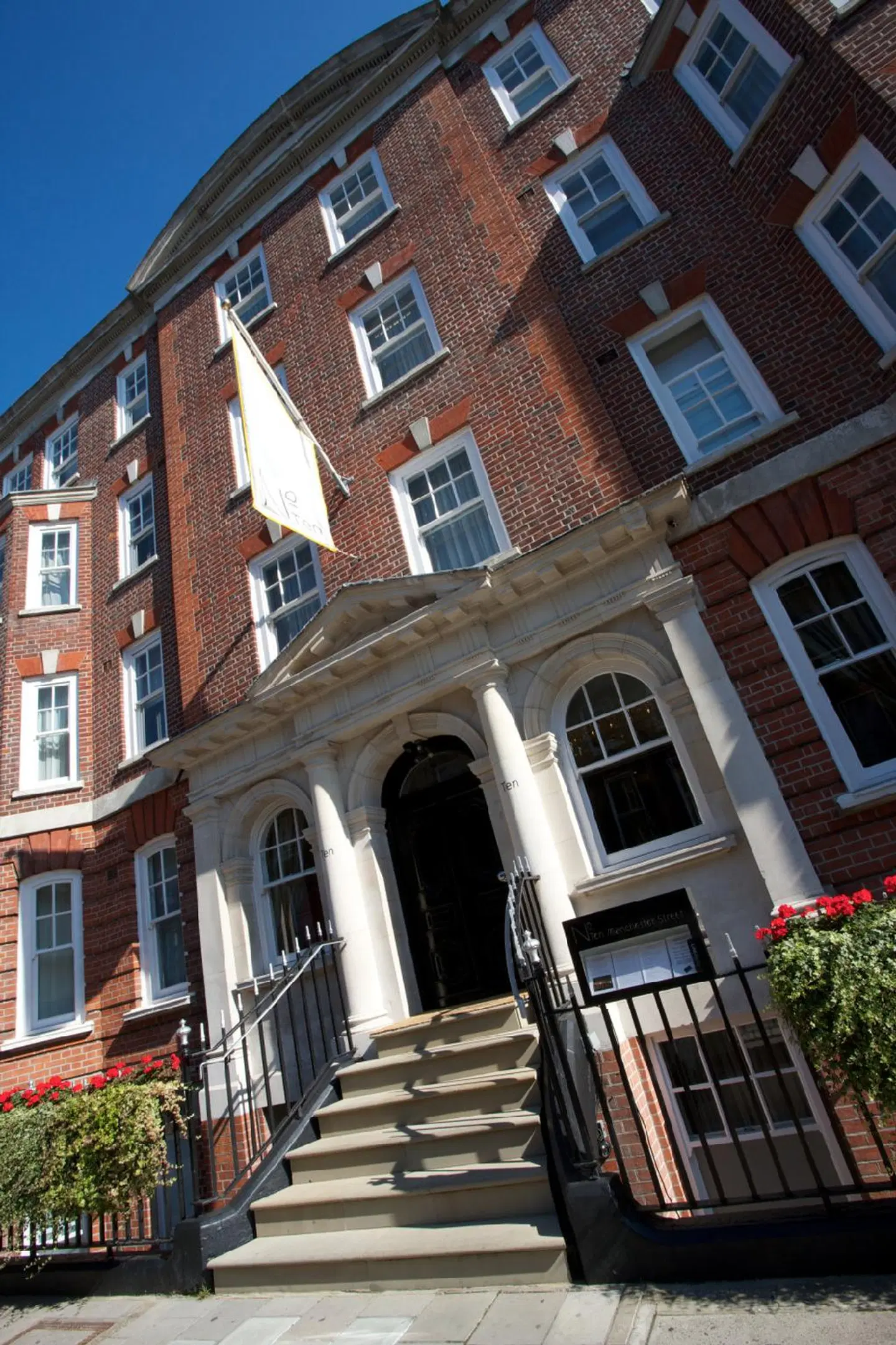 Ten Manchester Street EXTERIOR